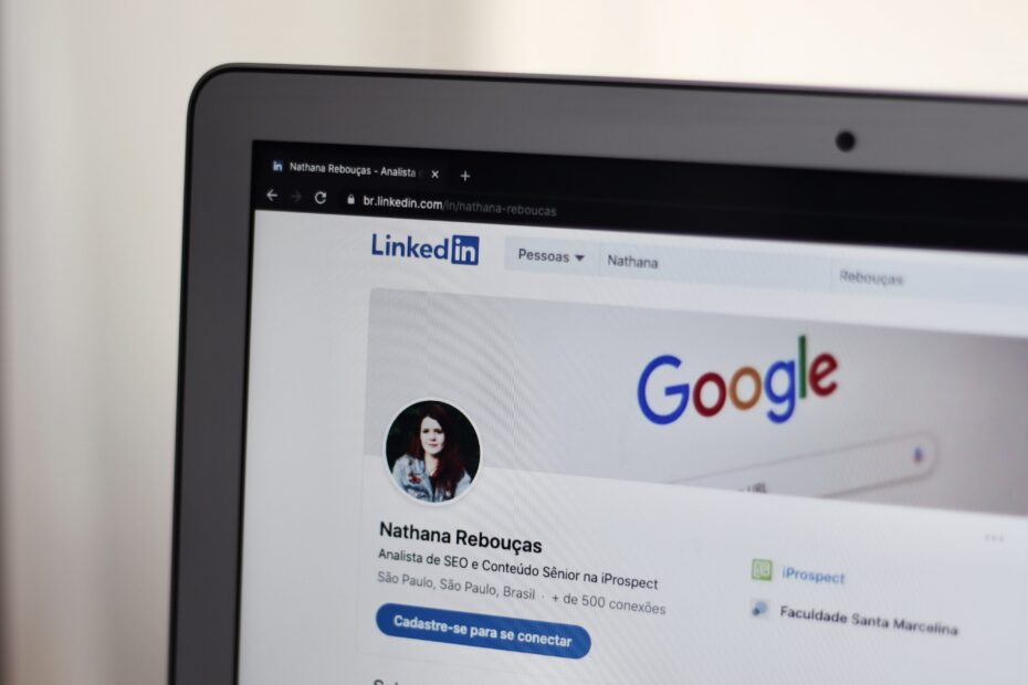 How to Find a Recruiter on LinkedIn